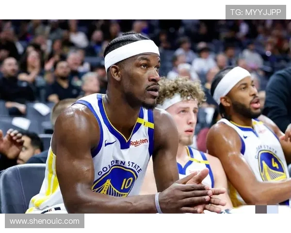 勇士对阵快船库里精彩表现引发球迷热议得分创纪录